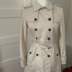 Banana Republic Women’s Trenchcoat